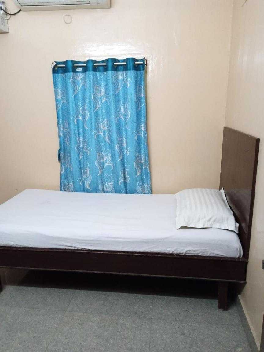 Sri Ambika Lodge Rajapalaiyam Exteriör bild