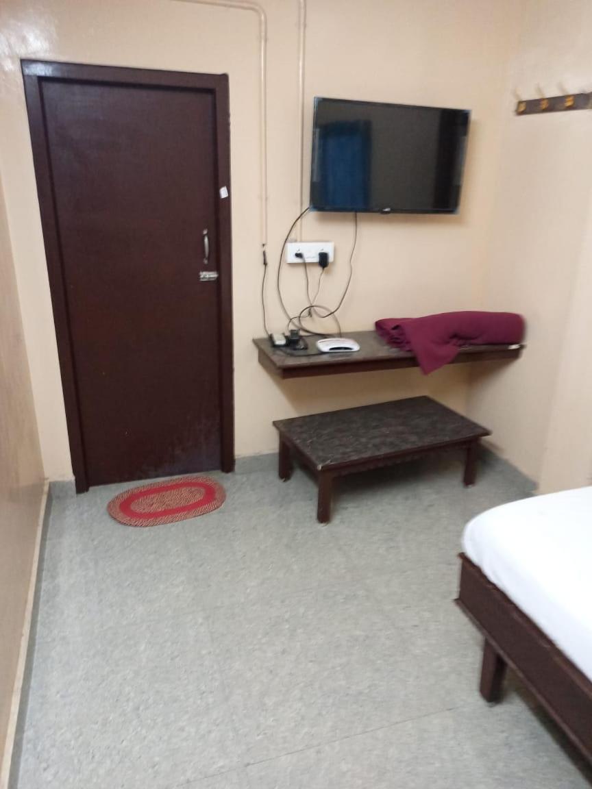 Sri Ambika Lodge Rajapalaiyam Exteriör bild